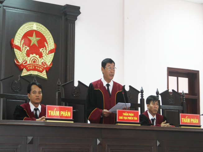 Hủy toàn bộ bản án sơ thẩm vụ 'cướp xuyên không'
