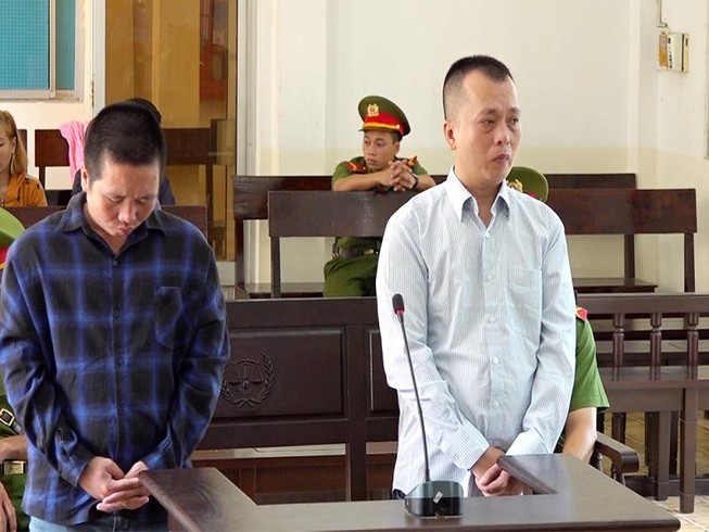 Cậu 'rủ' cháu vào tù vì buôn hàng cấm
