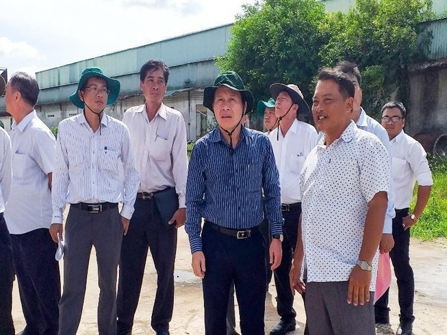 'Sốt ruột' chờ kết luận vụ nước sông đen bất thường