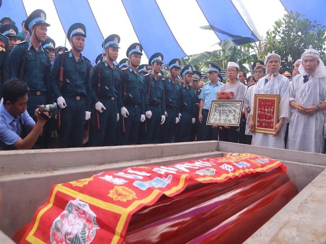 Anh hùng phi công Nguyễn Văn Bảy ngủ yên trong lòng đất mẹ
