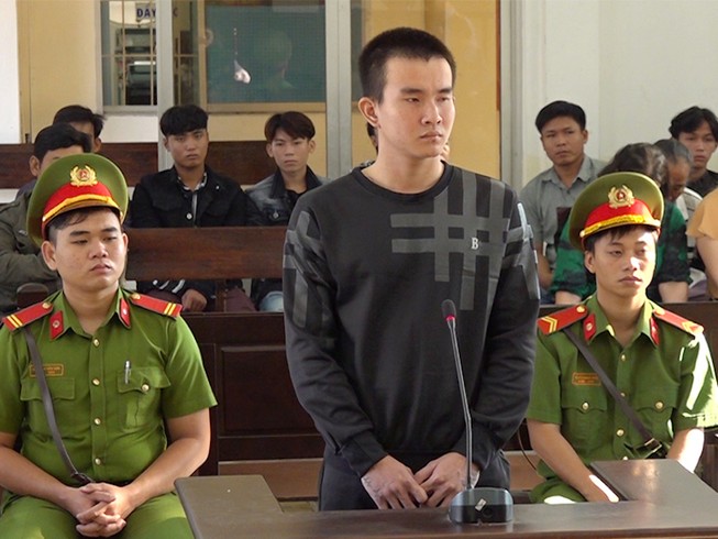 Mâu thuẫn hùn tiền hát karaoke, thanh niên lãnh 17 năm tù