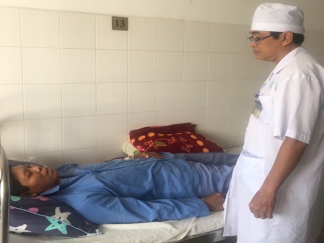 Người đàn ông bị chảy máu mũi 15 ngày không dứt
