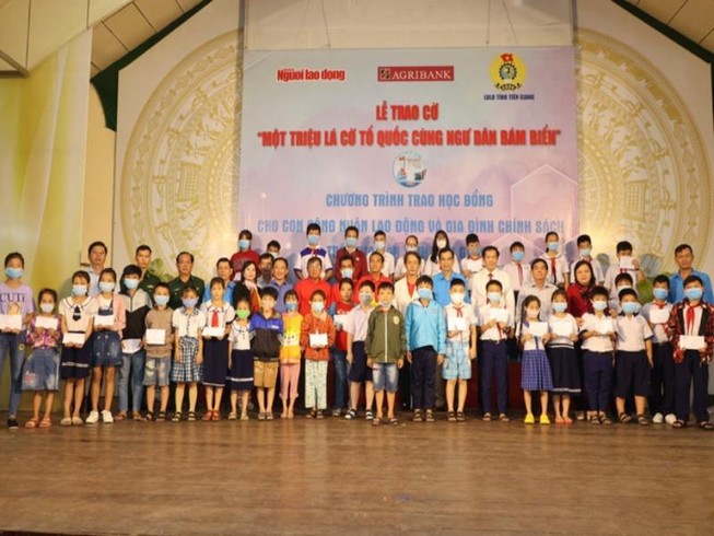 150 suất học bổng tiếp sức cho học sinh ở Tiền Giang