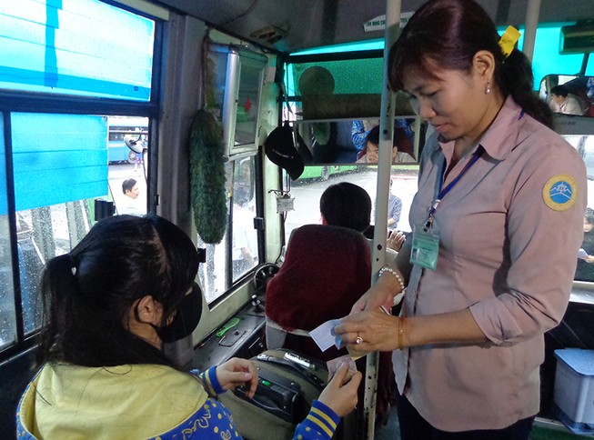 Dạy cách giảm stress cho lái xe, tiếp viên xe buýt