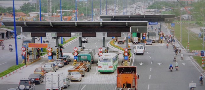 Xa lộ Hà Nội chậm mở rộng vì vướng... cơ chế