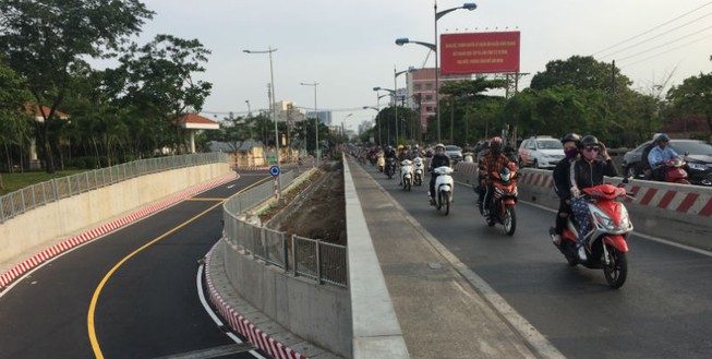 Ngày 20-4, thông đường chui dưới cầu Bình Triệu