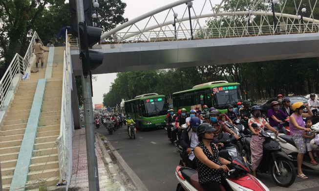 Xây ba cầu vượt đi bộ ở Gò Vấp