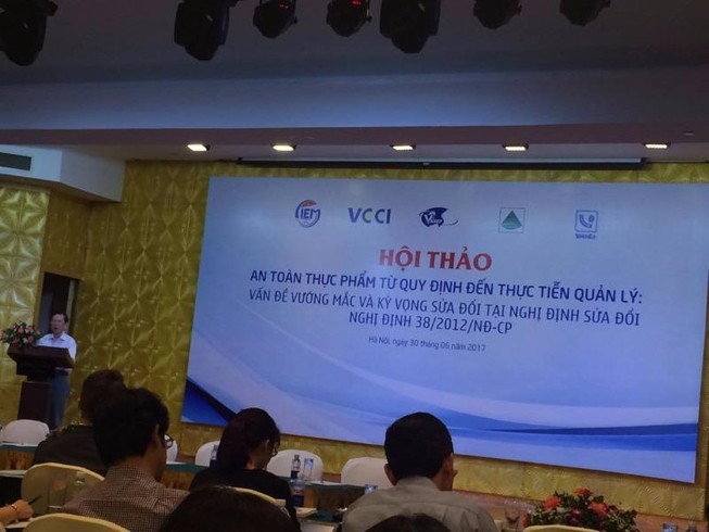 Doanh nghiệp phản ứng thủ tục công bố ATTP