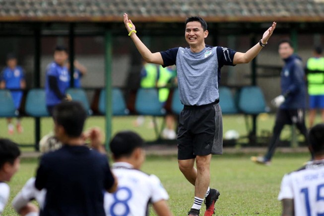 V-League dồn toa cho cúp châu Á và World Cup