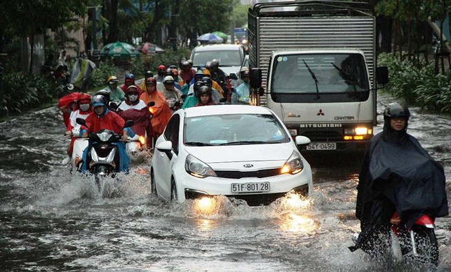 TP.HCM chỉ đạo khẩn về chống ngập cho sân bay Tân Sơn Nhất