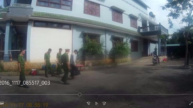 Giết, cướp xong trộm thêm tổ yến và chai rượu Tây