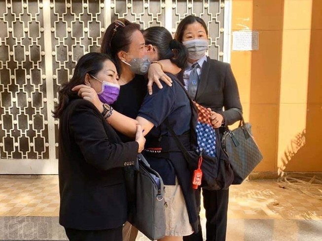 Kết thúc có hậu vụ 2 con muốn ở với mẹ