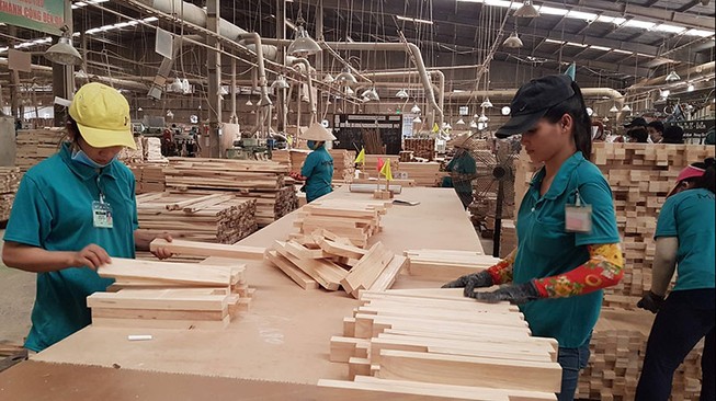 Đứng ngồi không yên vì đầu tư núp bóng