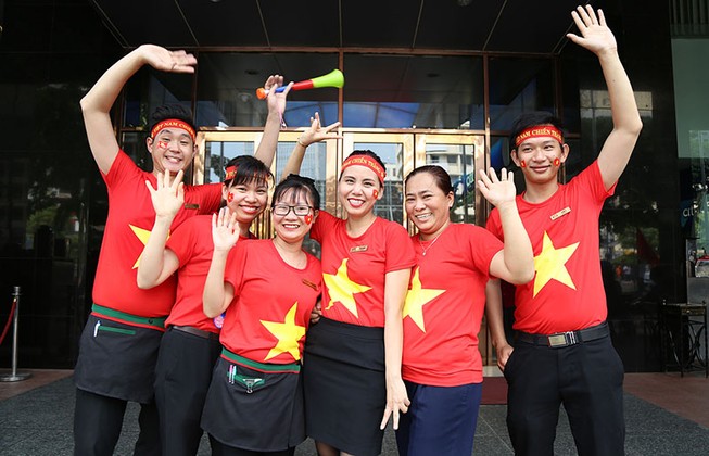 TP.HCM ngập tràn sắc đỏ, cổ vũ U-23 Việt Nam