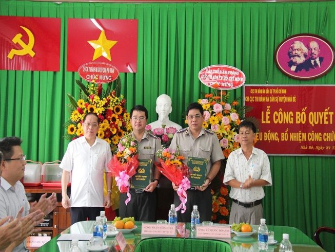 Nhân sự mới