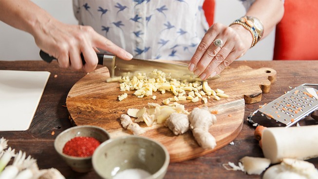 Lợi ích sức khỏe bất ngờ của việc ăn gừng sống
