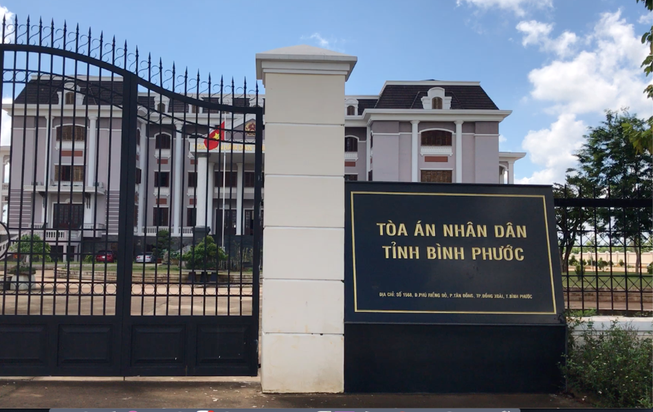 Thêm một bị án đến tòa Bình Phước uống thuốc tự tử