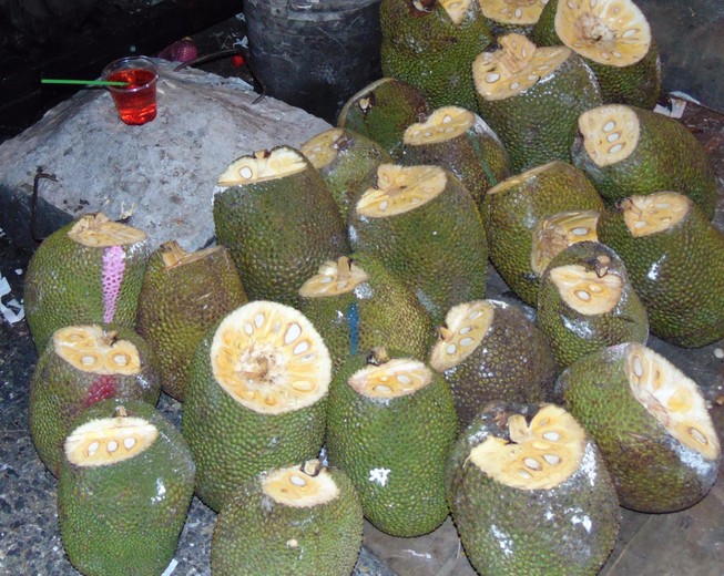 Đại biểu HĐND mua trái mít, được tặng... thuốc bảo quản