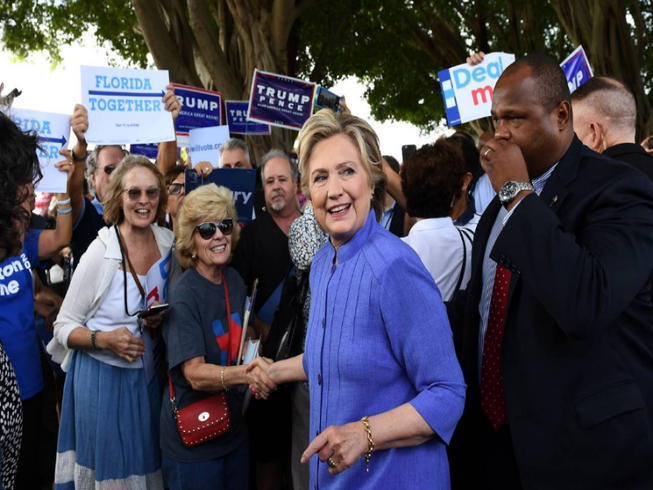 FBI đã được phép điều tra bê bối email của bà Clinton