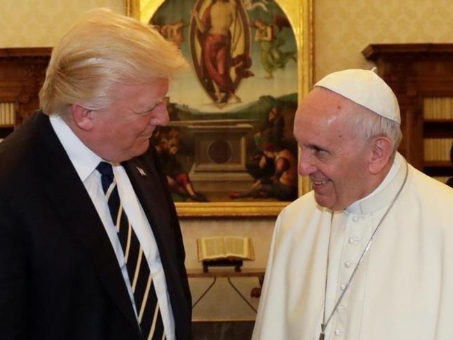 Ông Trump hết lời ca ngợi Giáo hoàng, Ả Rập Saudi