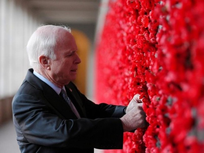 Ông McCain nói ông Putin 'nguy hiểm hơn cả IS'