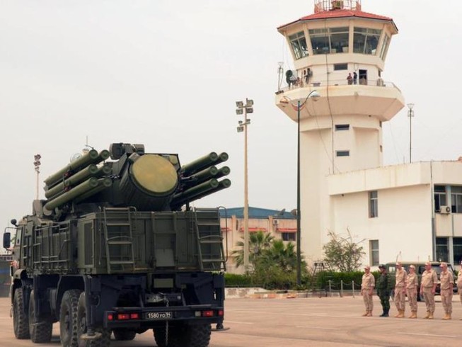 Căn cứ Nga ở Syria liên tiếp bị tấn công, hứng 12 quả tên lửa