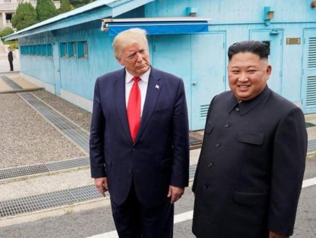 Tiết lộ lý do cuộc gặp Trump - Kim thất bại