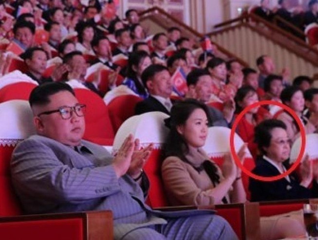 Cô ruột ông Kim Jong-un bất ngờ xuất hiện sau 6 năm chồng chết