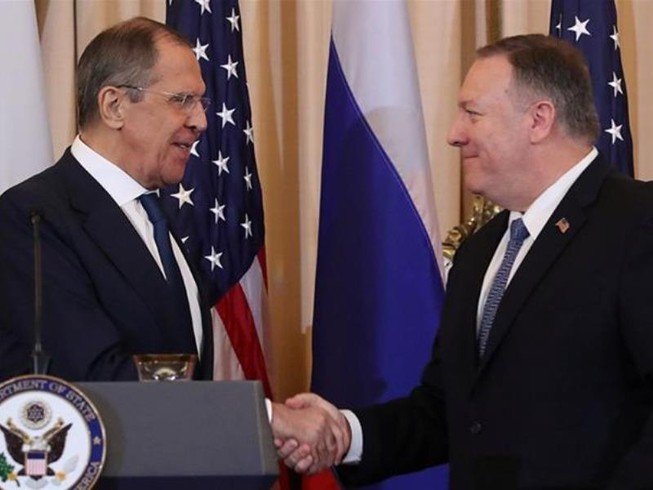Ngoại trưởng Nga Sergei Lavrov (trái) và người đồng cấp Mỹ Mike Pompeo họp báo chung sau cuộc gặp ở Washington (Mỹ) năm 2019. Ảnh: Jonathan Ernst/REUTERS