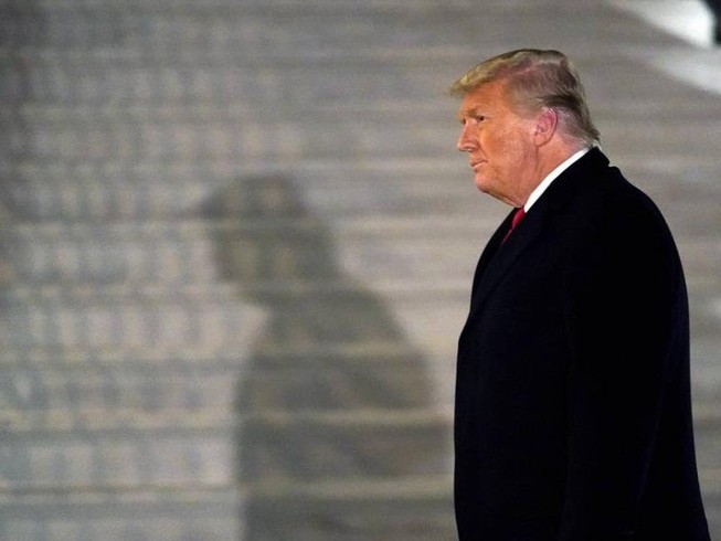 Nga: Khóa tài khoản Facebook ông Trump giống vụ nổ hạt nhân
