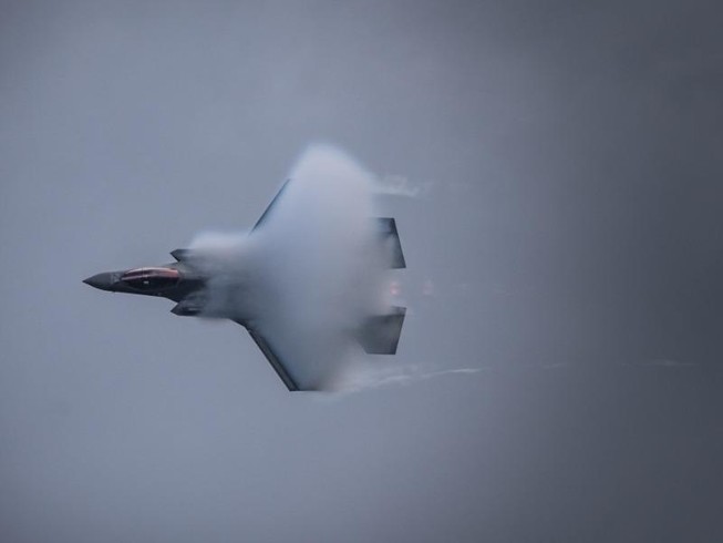 Su-57 Nga dễ dàng 'kết liễu' F-35 Mỹ khi cận chiến một - một