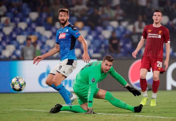 Hậu vệ mắc sai lầm, Liverpool thảm bại trước Napoli