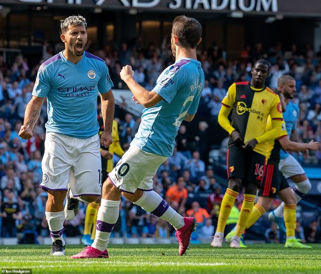 Ghi 5 bàn trong 18 phút đầu hiệp, Man. City ‘hủy diệt’ Watford