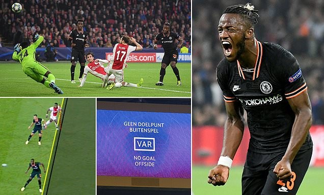 VAR cứu thua giúp Chelsea thắng kịch tính Ajax trên sân khách