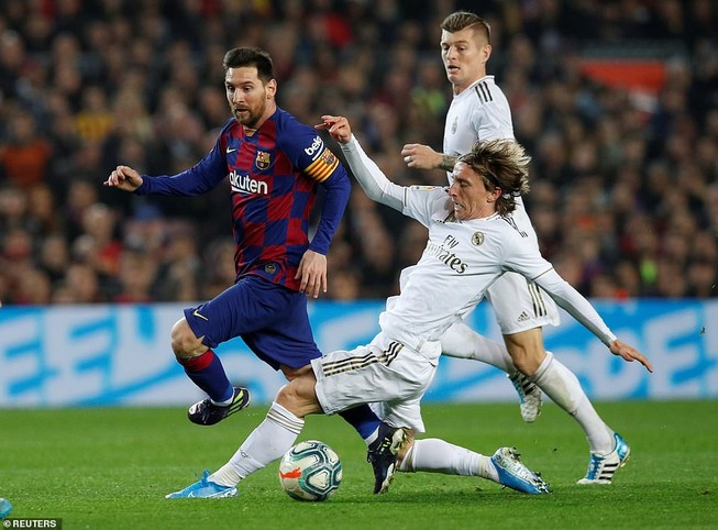 Siêu kinh điển Barcelona - Real thiếu bàn thắng, thừa thẻ phạt