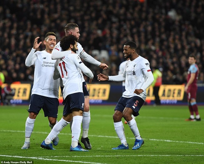 Thắng dễ West Ham, Liverpool tạo nên khoảng cách không tưởng
