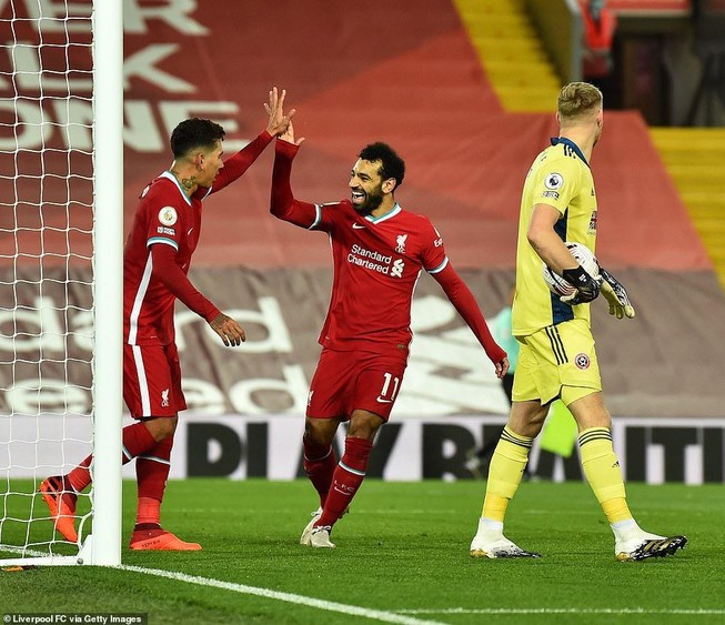 Hàng công tỏa sáng, Liverpool ngược dòng kịch tính tại Anfield