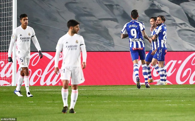 Hàng thủ cẩu thả, Real Madrid thua sốc trên sân nhà