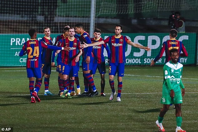 Hỏng phạt đền 2 lần, Barcelona thắng khó đội hạng ba
