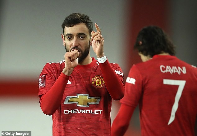 Fernandes tiết lộ bí quyết sút phạt giúp MU hạ Liverpool
