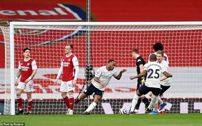 Đánh bại Arsenal, Man City nối dài chuỗi trận toàn thắng