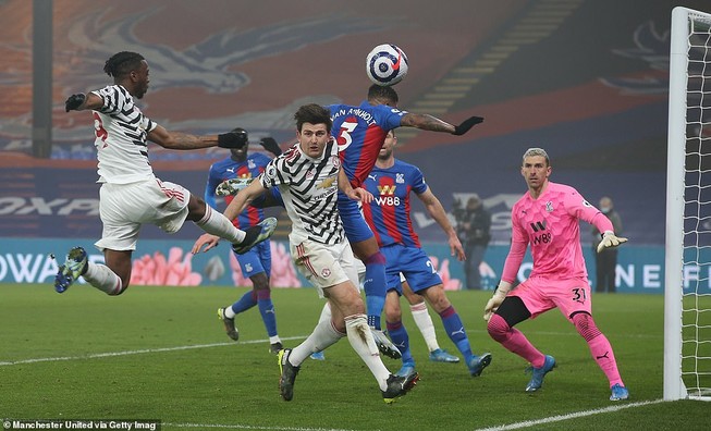 Để Crystal Palace cầm chân, MU từ bỏ giấc mơ vô địch