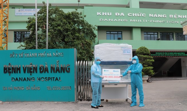Trao tặng Tủ an toàn sinh học cấp 2 cho bệnh viện Đà Nẵng