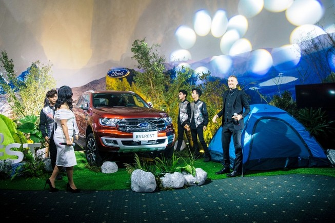 Ford Everest mới: động cơ diesel Bi-Turbo, hộp số 10 cấp