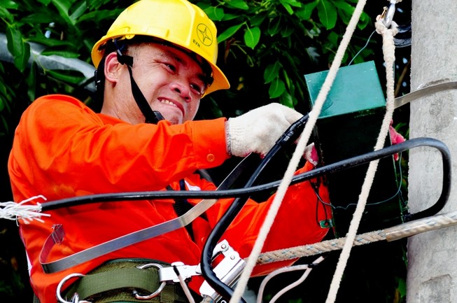 Khai thác cao tuabin khí, đảm bảo cấp điện cho miền Nam