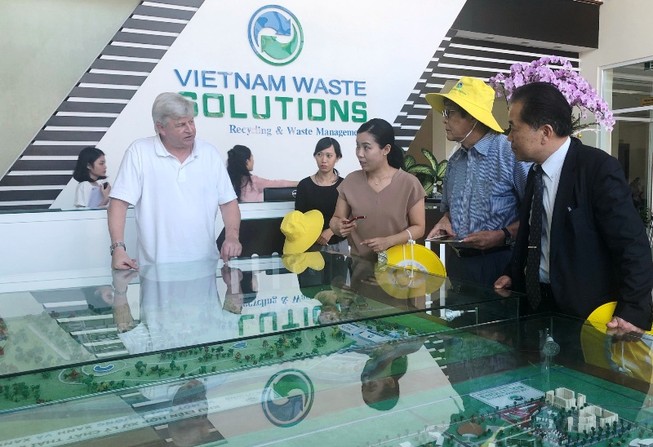 DN Nhật gặp gỡ David Duong chào bán công nghệ xử lý rác thải