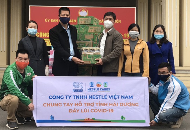 Nestlé Việt Nam sát cánh tuyến đầu phòng chống dịch COVID-19