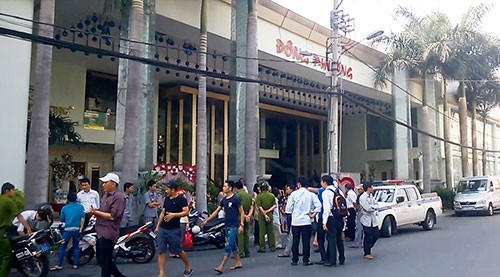 Bảo vệ nhà hàng Đông Phương đánh khách