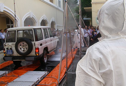 Triệu tập hai vợ chồng tung tin đồn thất thiệt về Ebola