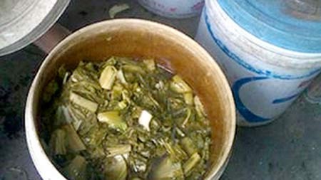Dùng vỏ thùng đựng sơn chứa đồ ăn, dễ ung thư